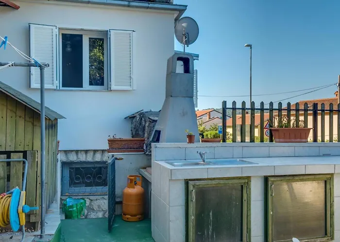 Modern App Pinija With Terrace & Bbq, アパート *