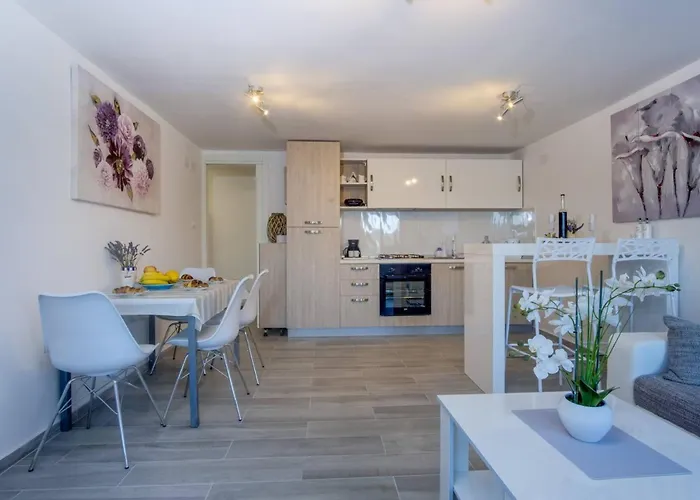 アパート Modern App Pinija With Terrace & Bbq, *