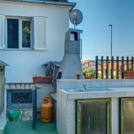 Modern App Pinija With Terrace & Bbq, Apartamento *