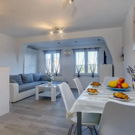 Modern App Pinija With Terrace & Bbq, * Mali Lošinj