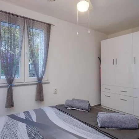 Modern App Pinija With Terrace & Bbq, * Mali Lošinj