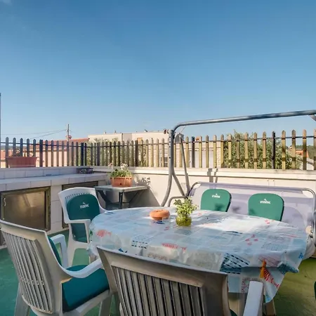 Modern App Pinija With Terrace & Bbq, Apartamento